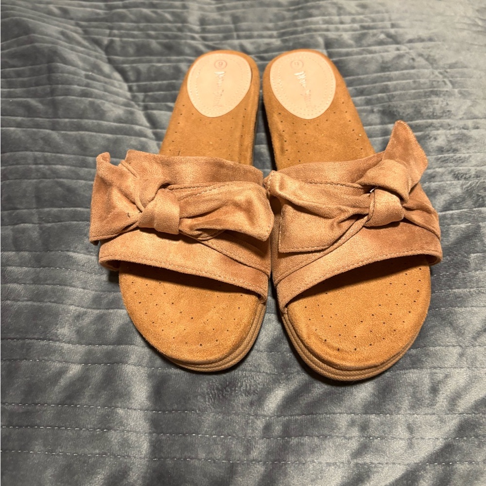 Nature Breeze Tan Bow Slide Sandals